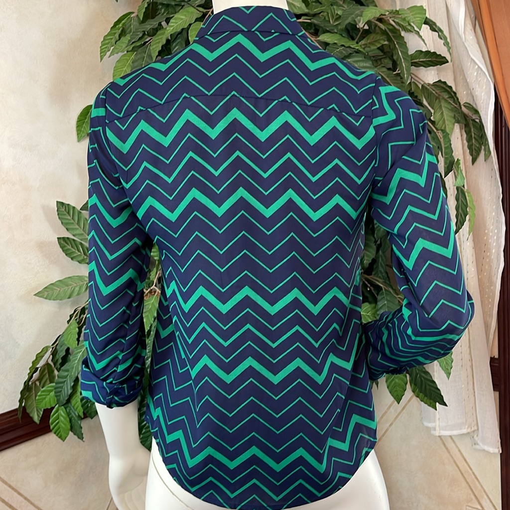 The Limited Navy & Green Chevron Shirt — image 6 of 8